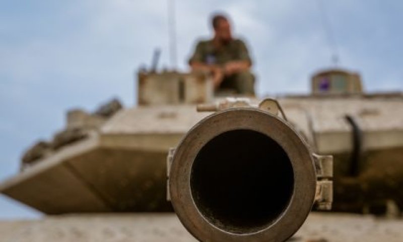 כניסה מדודה [צילום: אייל מרגולין/פלאש 90]
