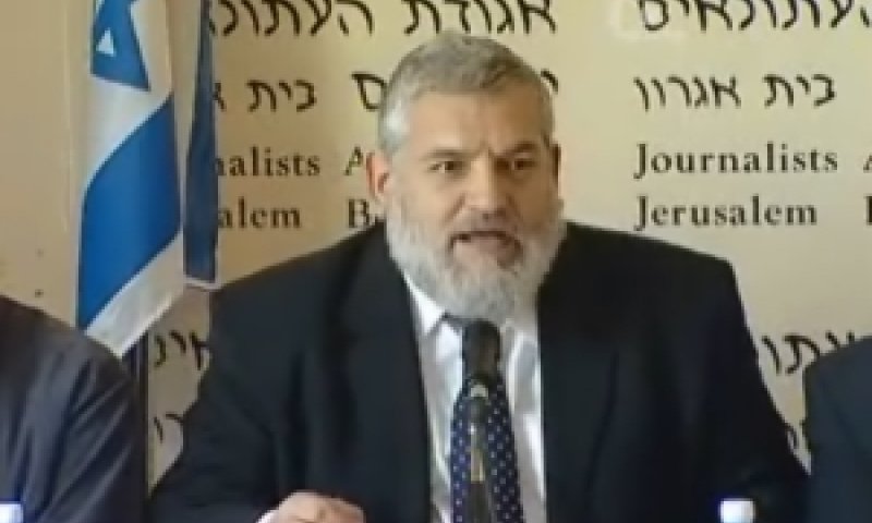 בני אלון. הפליטים חשובים לו [צילום: ישראל 10]