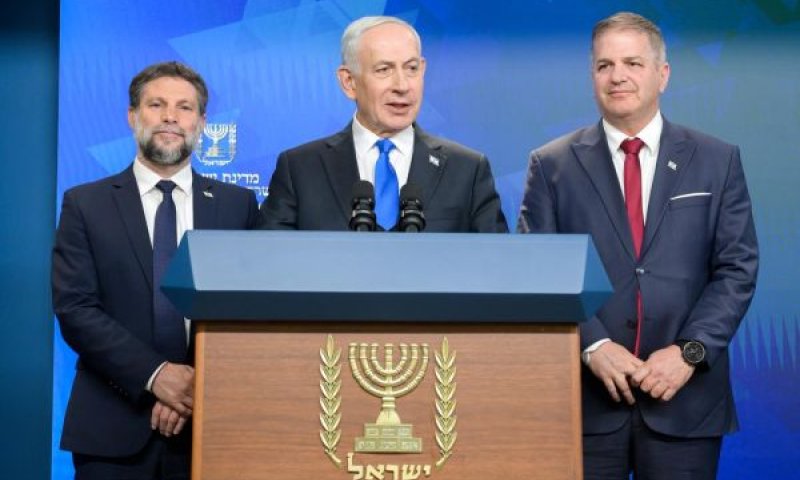 נתניהו, סמוטריץ', קיש. תוכנית היסטורית [צילום: מעיין טואף/לע״מ]