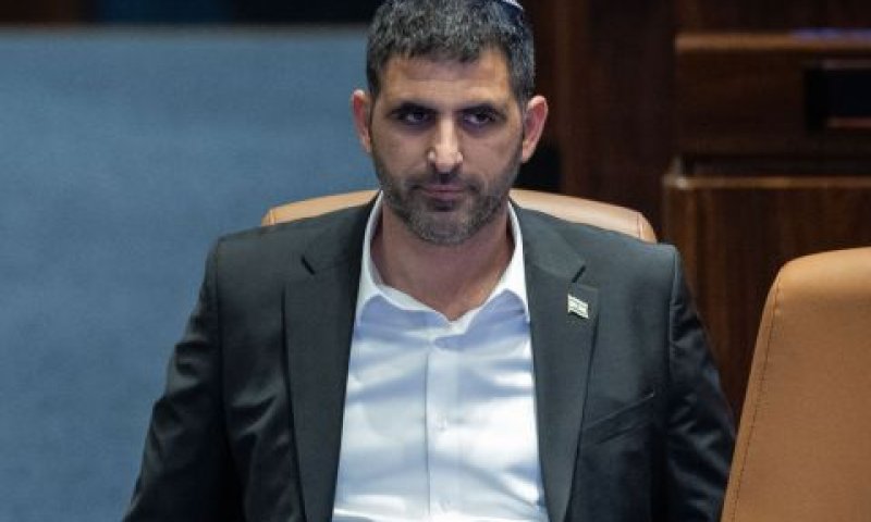 קרעי. נבחי הציבור יכולים גם לשנות את המשטר [צילום: יונתן זינדל/פלאש 90]
