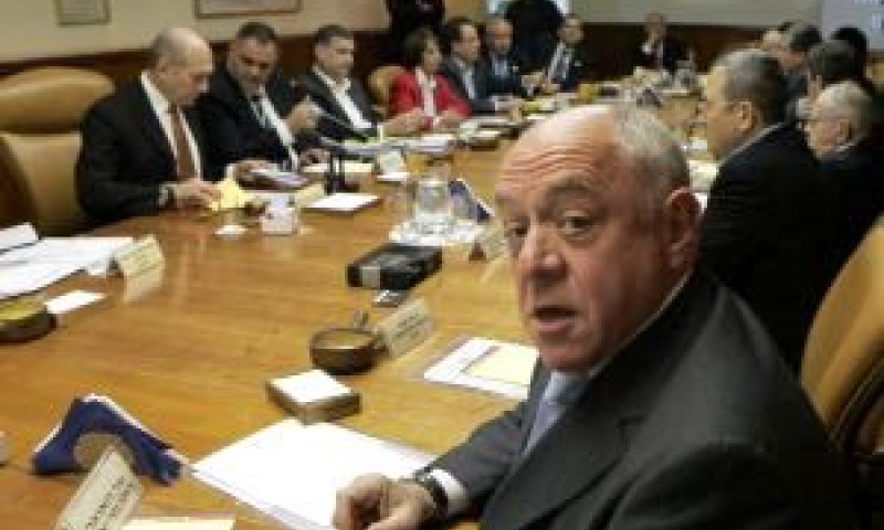 בר און בישיבת הממשלה [פלאש 90]