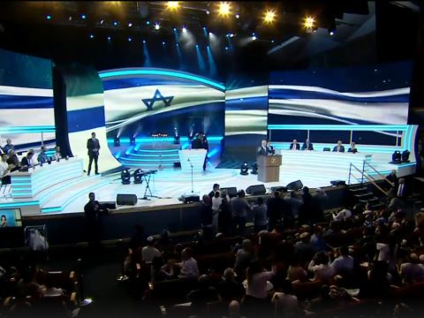 הקהל מריע לנתניהו