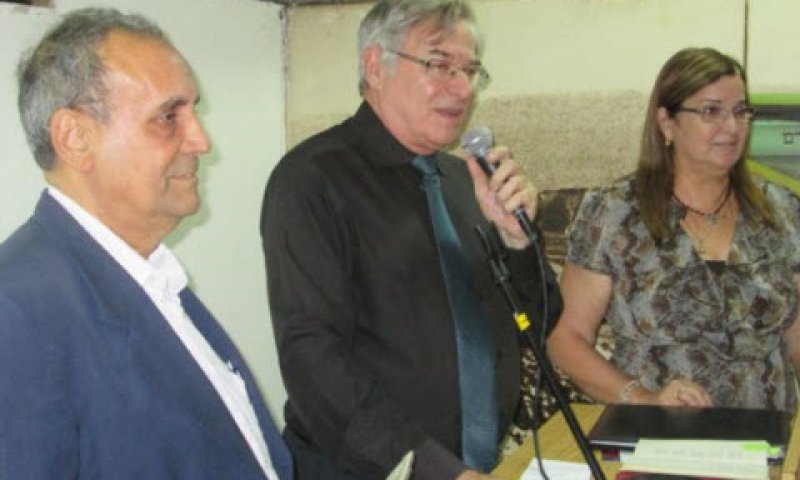 אות שני לדן כנר, לידו שושנה ויג ובלפור חקק [צילום: יח"צ]