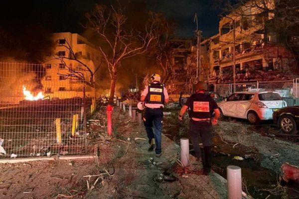 שריפה, כתוצאה מנפילת אמל"ח [צילום: לפי סעיף 27א לחוק זכויות יוצרים]