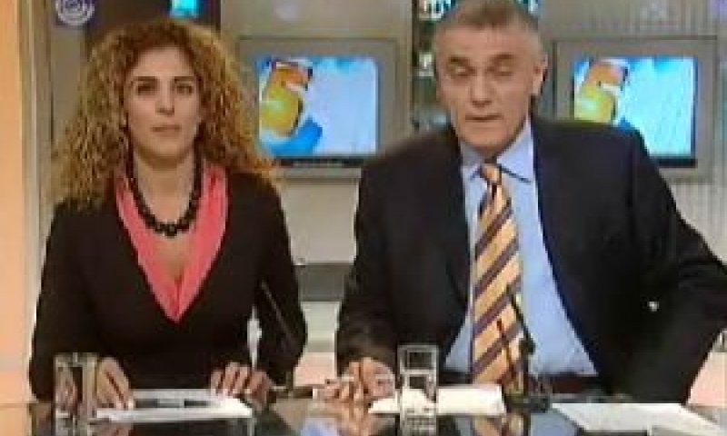 אורי לוי וכינרת בראשי מגישי "שישי בחמש" [צילום: ערוץ 1]