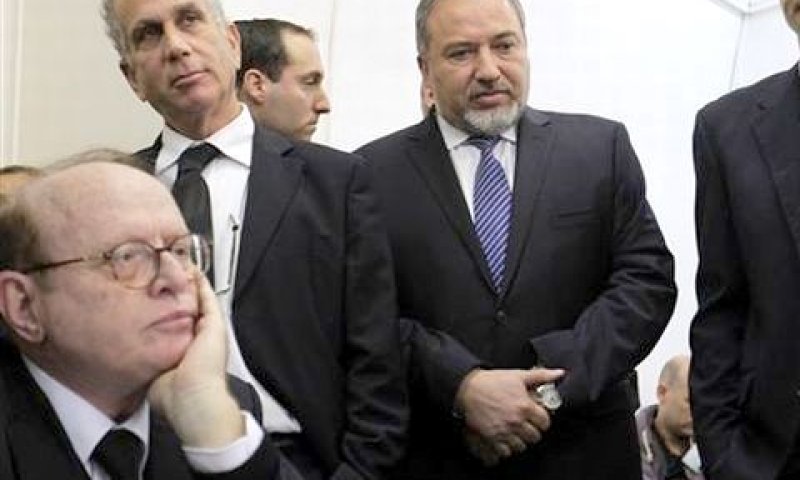 ליברמן, וינרוט ואדרת. "במסגרת סמכותו" [צילום: AP]