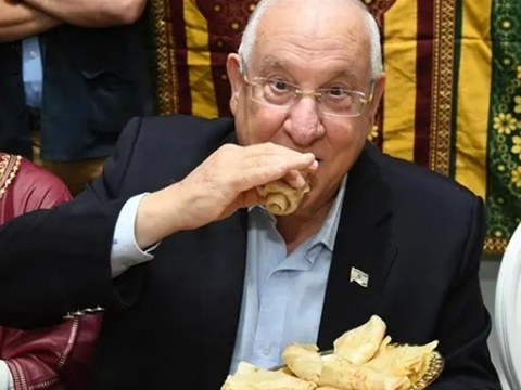 נשיא המדינה, ראובן ריבלין, נוגס בבצק ודבש