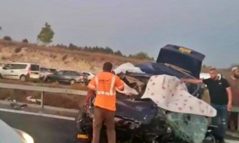 זירת התאונה הקשה אמש בכביש 6 [צילום: תיעוד מבצעי מד"א]