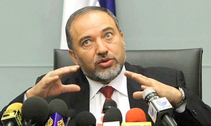 ליברמן במסיבת עיתונאים שקיים אתמול [צילום: פלאש 90]