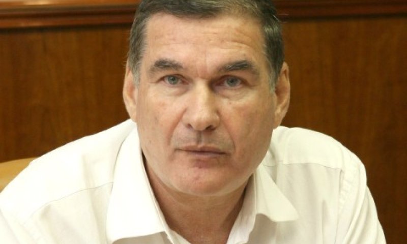 מגשש עבור אולמרט. חיים רמון [צילום: פלאש 90]