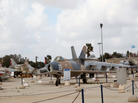 מוזיאון חיל האוויר בחצרים [צילום: סיון פרג']