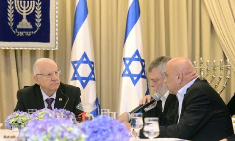 ריבלין עם חברי מרצ [צילום: מארק ניימן/לע"מ]