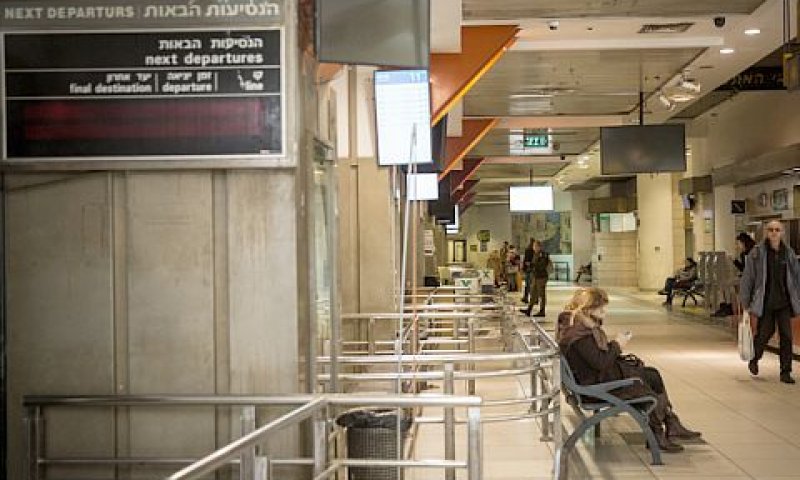 אגד יצא בזול. התחנה המרכזית בשביתה [צילום: הדס פרוש/פלאש 90]