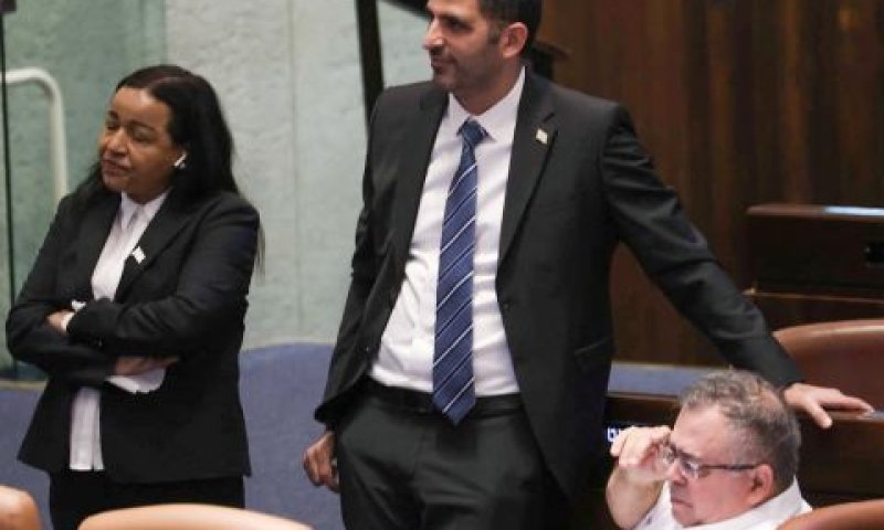 דוד ביטן, שלמה קרעי, צגה מלקו [צילום: דני שם-טוב/דוברות הכנסת]