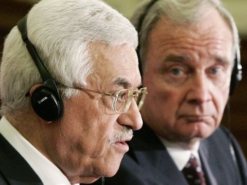 אבו מאזן בתום פגישתו עם ראש הממשלה הפלשתיני [AP]