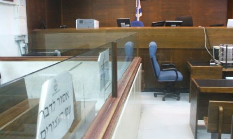 השוטרים התמקדו דווקא בנאשם