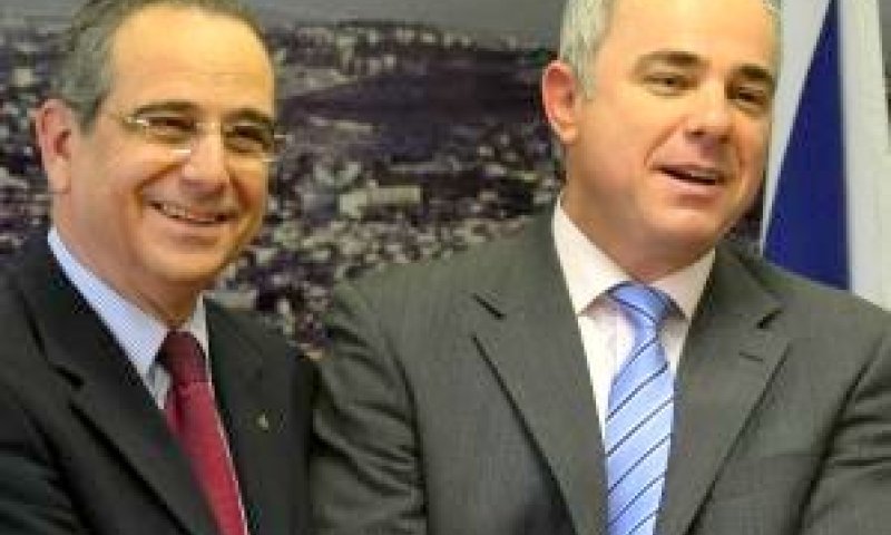 יובל שטייניץ ושרגא ברוש [צילום: פלאש 90]