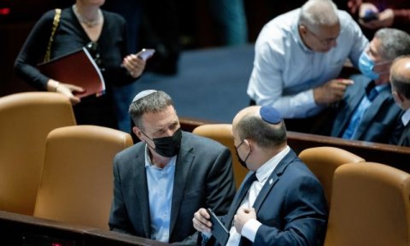 כהנא ובנט. "לחזור להבנות הבסיסיות" [צילום: יונתן זינדל/פלאש 90]