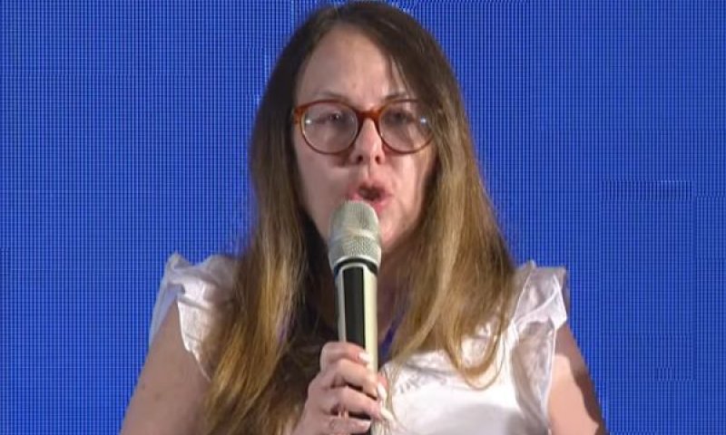 קוטיק. כפופה מקצועית למיארה