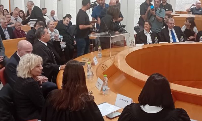 לוין ומיארה בשבוע שעבר בבית המשפט העליון