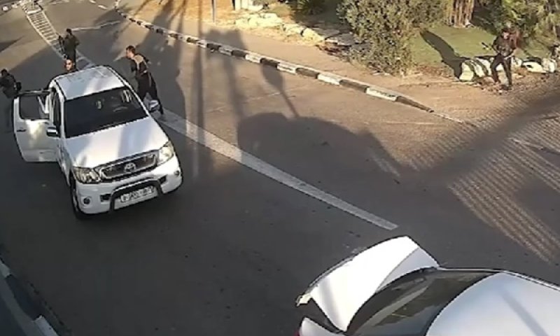 פלישת המחבלים ליכיני בבוקר 7 באוקטובר [צילום: דוברות המשטרה]