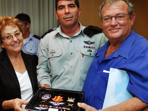 משפחתו של זוריק לב ז"ל מקבלת את דרגותיו