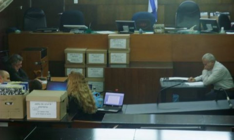 צ'רני (מימין) וש"ד. קשר בין התביעות