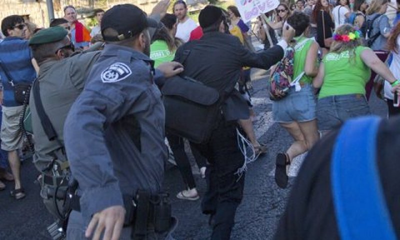 קצינים ישאו באחריות [צילום: סבסטיאן שיינר/AP]
