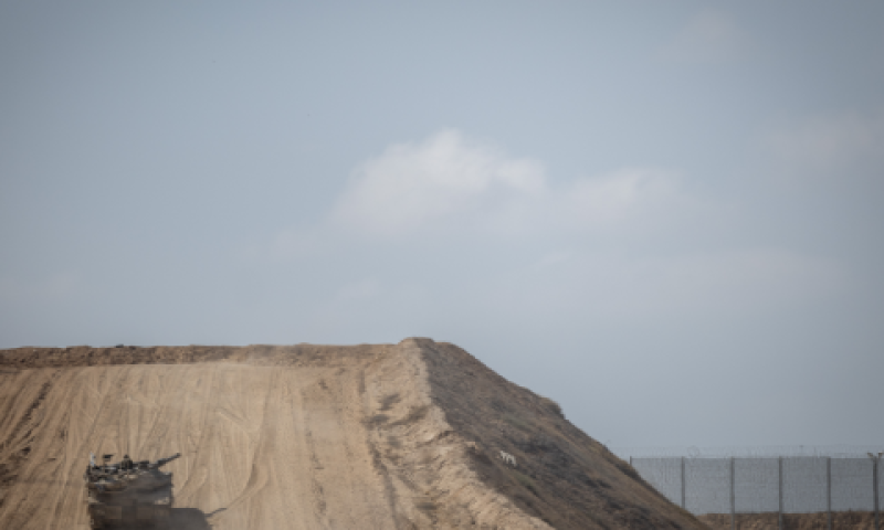 חילופי אש בגבול עזה [צילום: חיים גולדברג/פלאש 90]