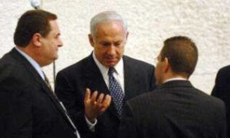 נתניהו, ארדן וכ"ץ. לחץ על השרים [צילום: אבי אוחיון/לע"מ]
