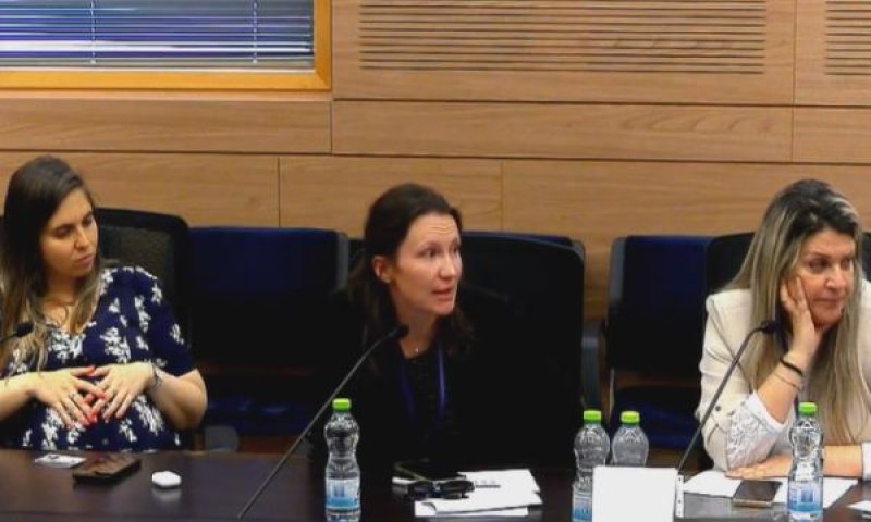 שלומית עמוס, דריה פודשיבלוב, שחר בר [צילום: ערוץ כנסת]