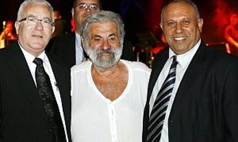 השר מג'אדלה מימין, הפסל קדישמן ונשיא המכללה האקדמית נתניה פרופ' צבי ארד