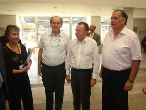 מימין לשמאל) ראש העיר יונה יהב, הסנטור גריני ופרופ' יחזקאל טלר [צילום: יחסי ציבור מרכז אקדמי כרמל]