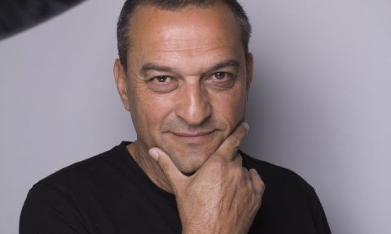 יהושע. פעילות מתחרה