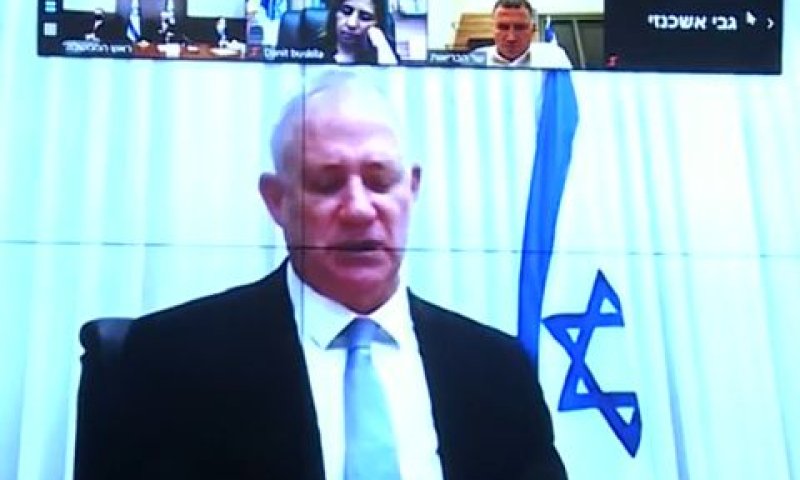 גנץ בזום בישיבת הממשלה [צילום: מן הטלוויזיה]