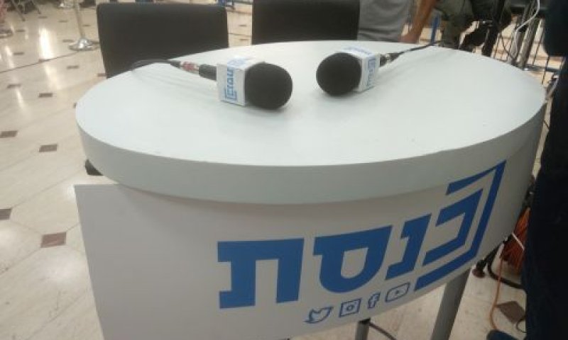 "אווירה של רס"ר בבסיס טירונים"