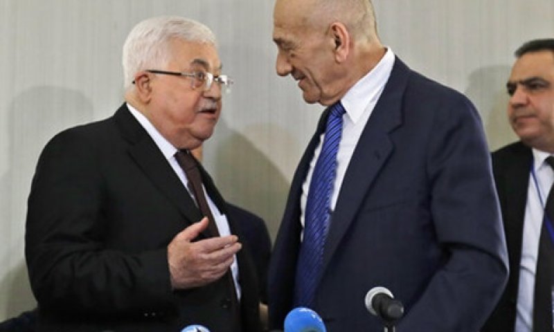 אולמרט ואבו מאזן, היום בניו יורק [צילום: סת' ווניג, AP]