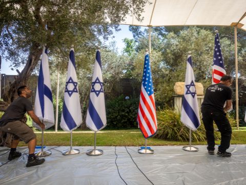 הכנות בבית הנשיא [צילום: יונתן זינדל/פלאש 90]