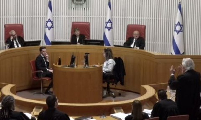שטיין, וילנר וגרוסקופף. לפנות לוועדה [צילום: לע"מ, הרשות השופטת]
