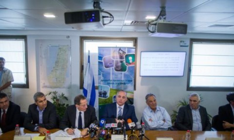 השר שטייניץ מכריז על מתווה הגז [צילום: יונתן זינדל/פלאש 90]