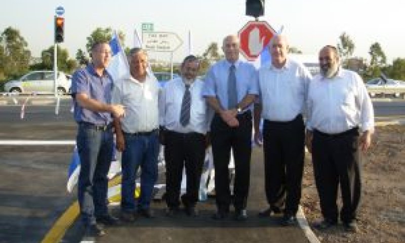 מנכ"ל דרך ארץ אהוד סביון וראש עיריית ראש העין משה סיני