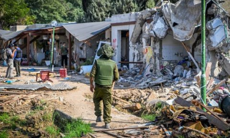 ההרס בכפר עזה [צילום: אריה לייב אברמס/פלאש 90]