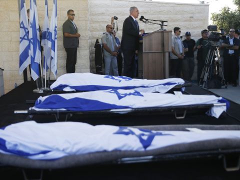 ראש הממשלה סופד לנרצחים [צילום: AP]