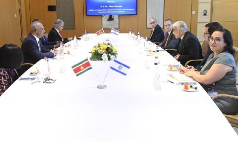 הפגישה בין הצדדים במשרד החוץ [צילום: חורחה נובומינסקי/לע"מ]