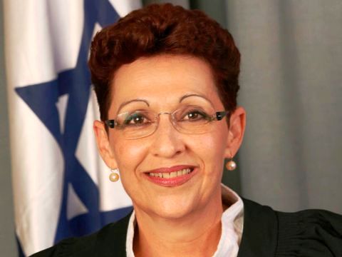 המטרה: להיפטר מדליה גנות [צילום: בוצ'צ'ו]