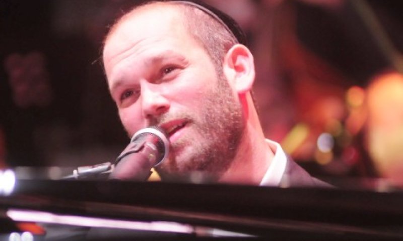 יונתן רזאל. מתנצל [צילום: יוני עמרני]