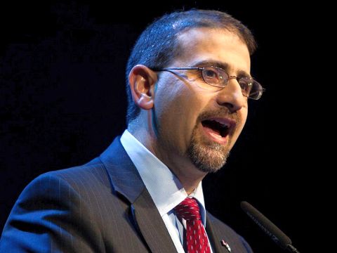 שפירו. ברך בדף הפייסבוק [צילום: פלאש 90]