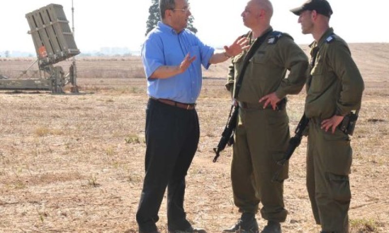 אהוד ברק. תשע סוללות בתוך שנתיים [צילום: משרד הביטחון]
