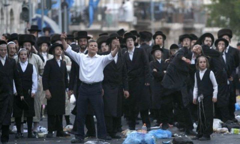 הרחוב החרדי מתכונן למאבק [צילום: פלאש 90]