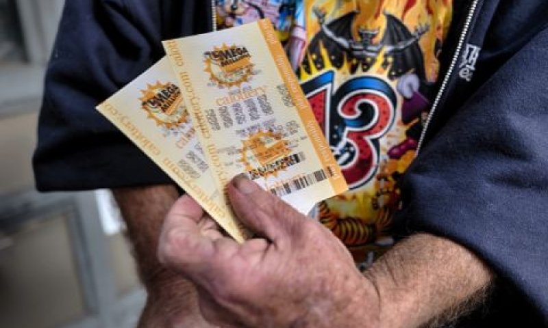 כרטיס לוטו "מגה מיליונס" [צילום: ריצ'ארד ווגל/AP]